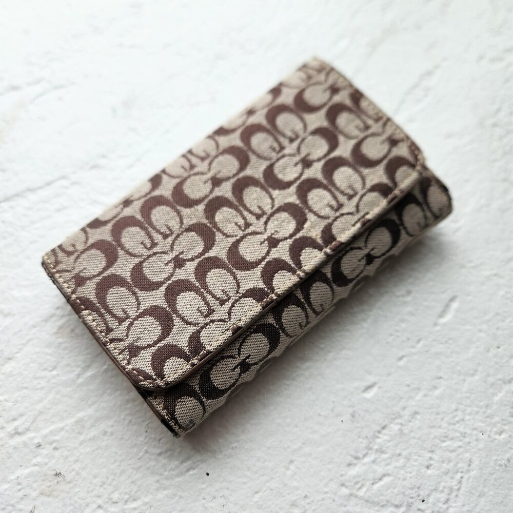 NWT  Signature Compact Trifold Multiple Card Slots Wallet